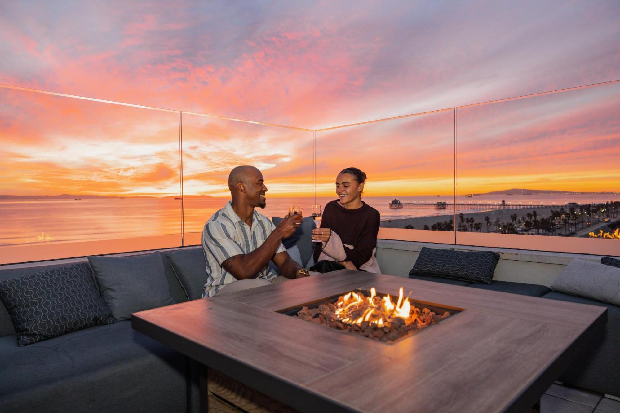 The Waterfront Beach Resort, A Hilton Hotel Huntington Beach Exterior photo